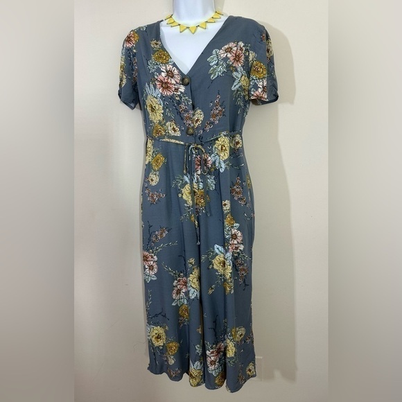 Band of Gypsies sz X sm jumpsuit mid calf gray with a floral print Button front - Picture 1 of 11